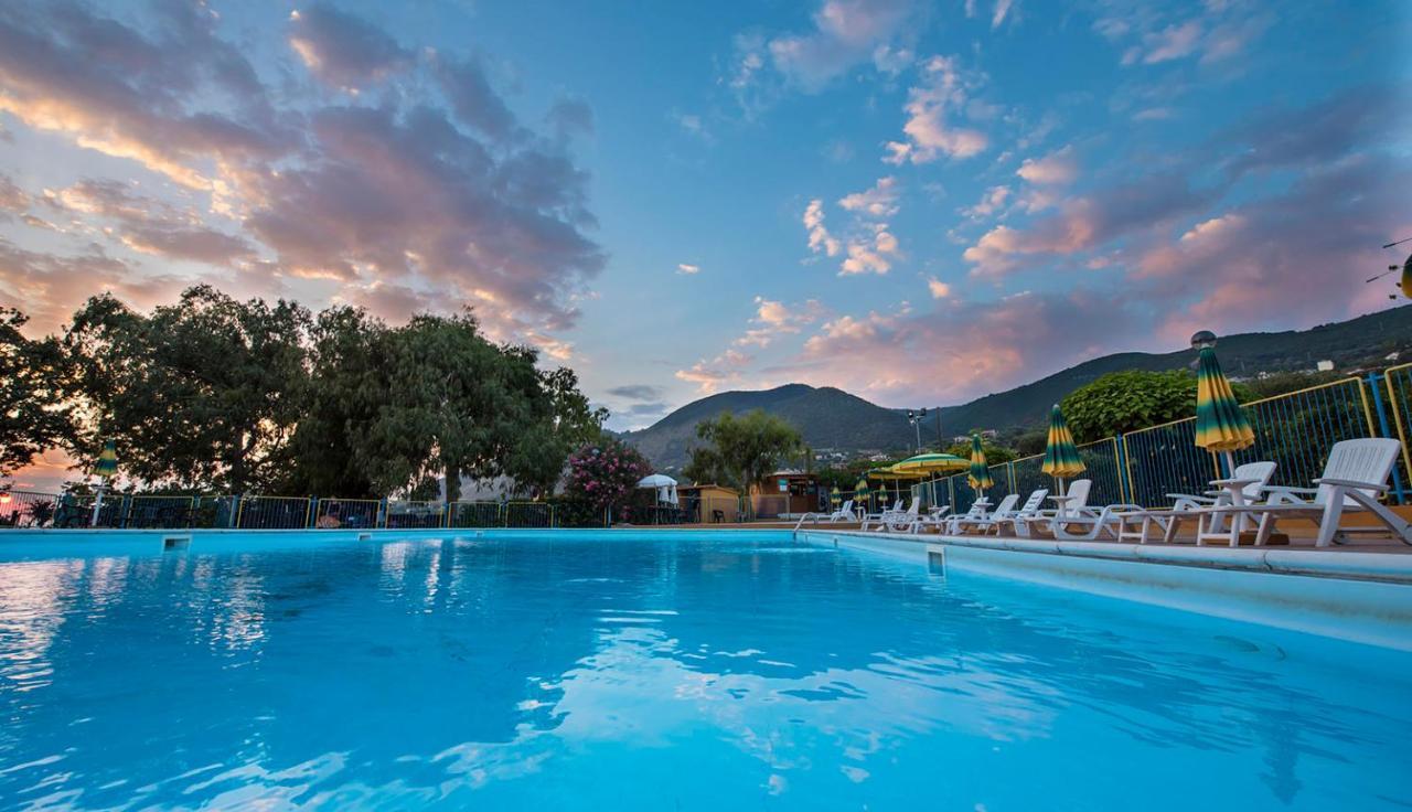 Villaggio Acquamarina Caprioli Buitenkant foto